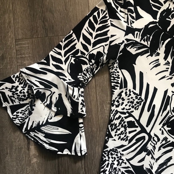 Willow & Root top Buckle brand Size M - Picture 4 of 6